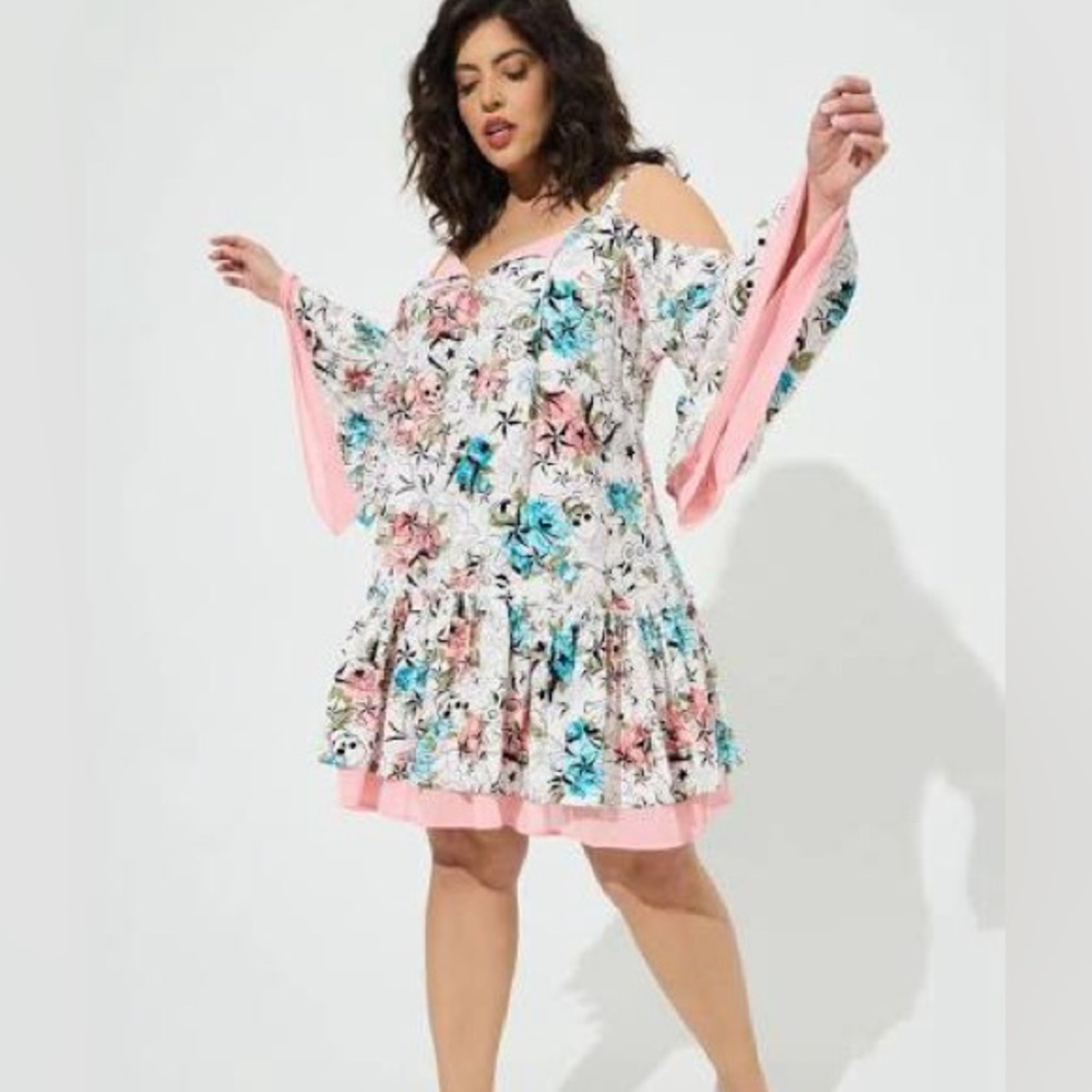 Torrid Betsey Johnson White Floral & Skull Print Maxi Dress with Pink Trim